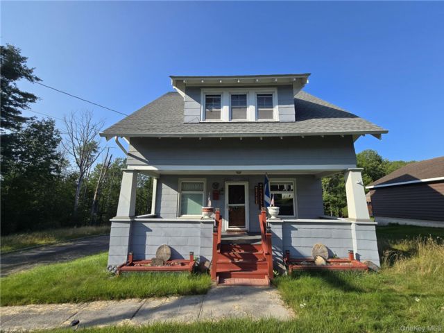  3 BR,  2.00 BTH &nbsp;Tudor style home in Liberty