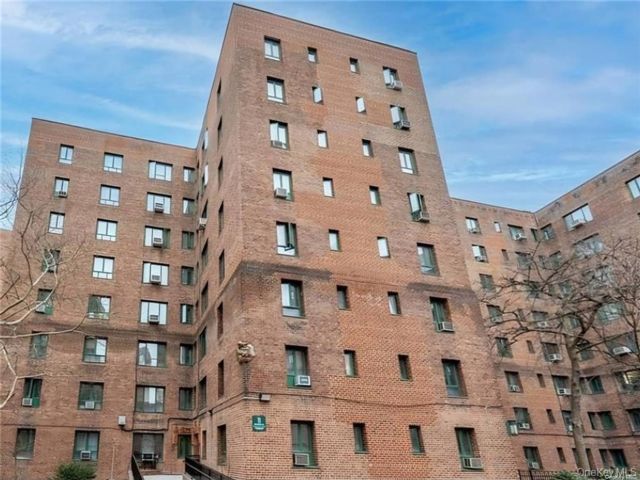  2 BR,  1.00 BTH &nbsp;Other style home in Parkchester