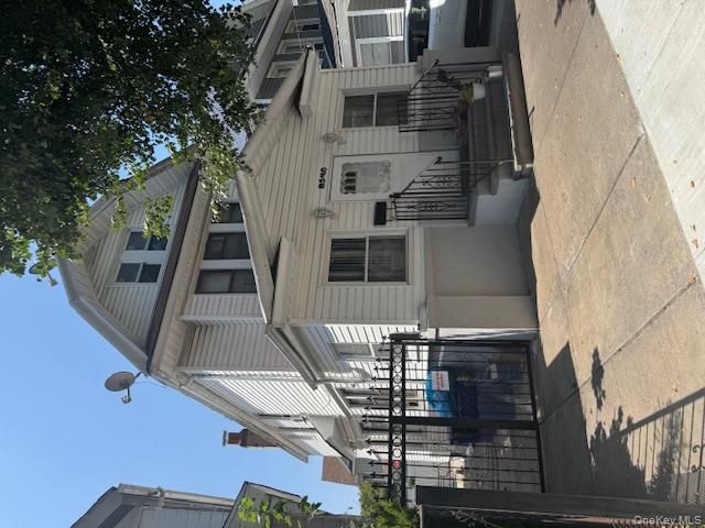 [Woodhaven Real Estate, listing number 7196428]