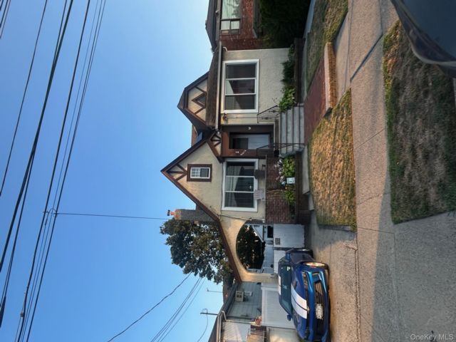 [Howard Beach Real Estate, listing number 7197489]