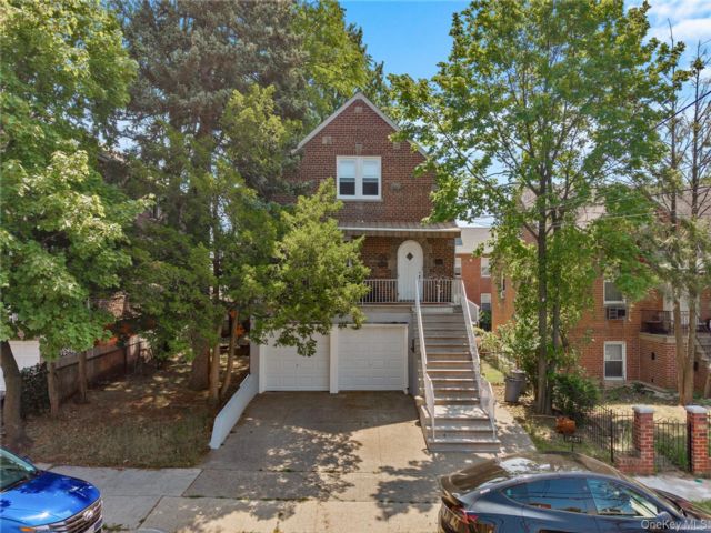  5 BR,  3.00 BTH &nbsp;House style home in Pilgrim