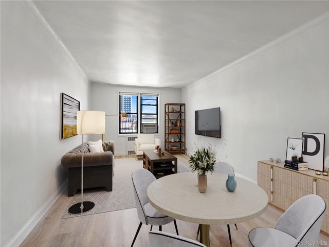  1 BR,  1.00 BTH &nbsp;Other style home in Rego Park