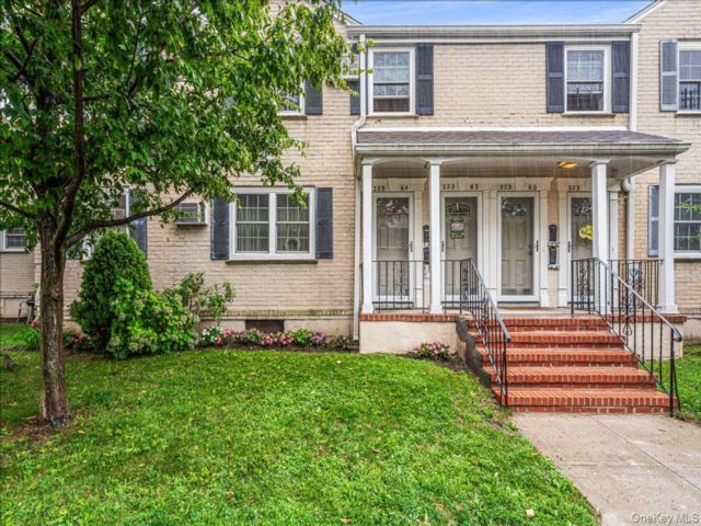  2 BR,  1.00 BTH &nbsp;Other style home in Bayside