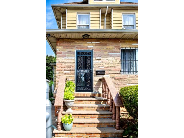  7 BR,  3.00 BTH &nbsp;House style home in South Ozone Park