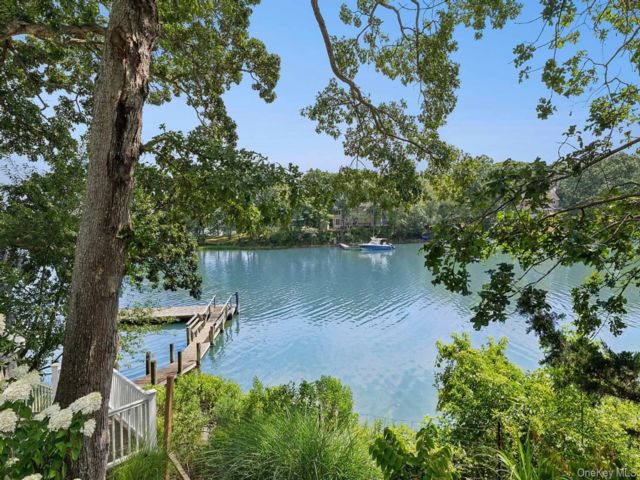  4 BR,  5.00 BTH &nbsp;Traditional style home in Shelter Island