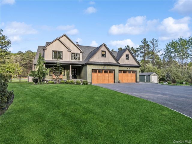  4 BR,  3.00 BTH &nbsp;Colonial style home in Miller Place