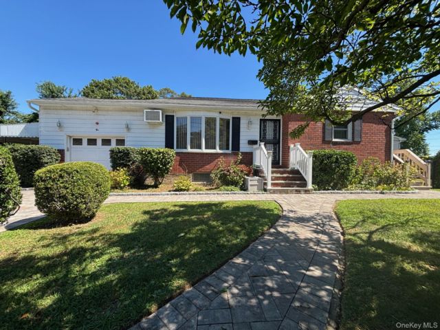 [West Babylon Real Estate, listing number 7200034]