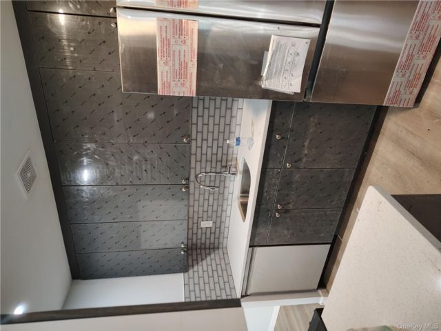  2 BR,  2.00 BTH &nbsp;Hi ranch style home in Ridge