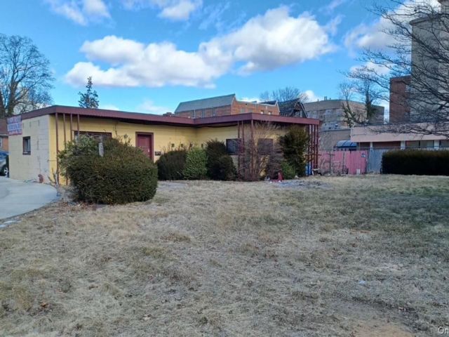 Studio,  0.00 BTH &nbsp;Ranch style home in Flushing