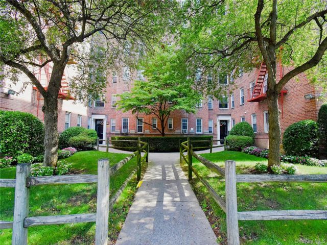 [Bronxville Real Estate, listing number 7201028]