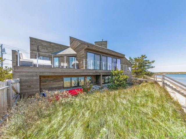  3 BR,  4.00 BTH &nbsp;Contemporary style home in Amagansett