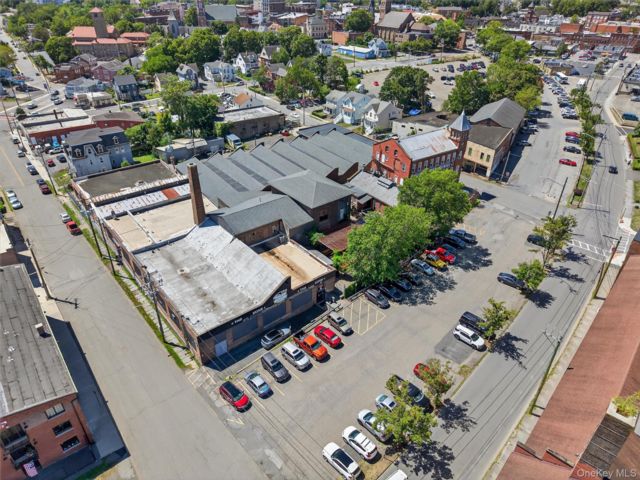 Studio,  0.00 BTH &nbsp;Commercial style home in Middletown