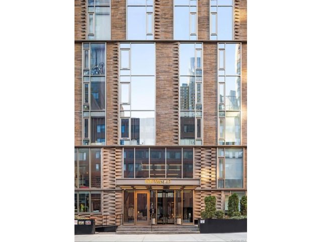  2 BR,  2.00 BTH &nbsp;Garden style home in New York (manhattan)