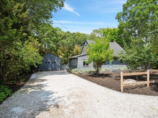  4 BR,  2.00 BTH &nbsp;Other style home in Hampton Bays