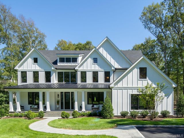  6 BR,  7.00 BTH &nbsp;Colonial style home in Cold Spring Harbor