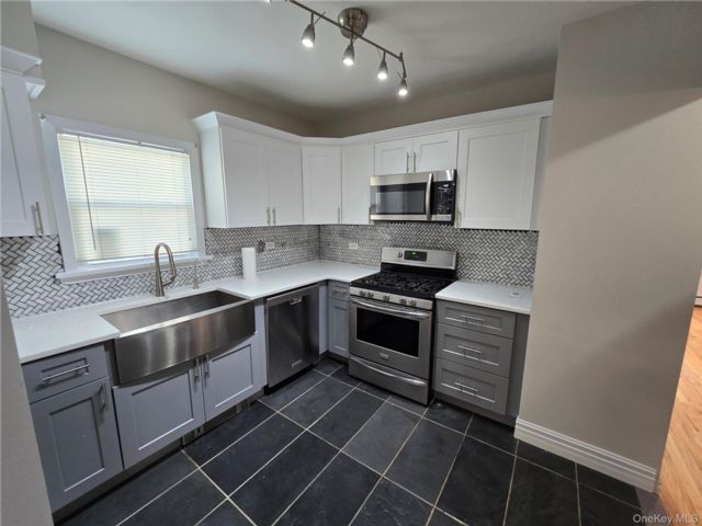  3 BR,  2.00 BTH &nbsp;Colonial style home in Rockville Centre