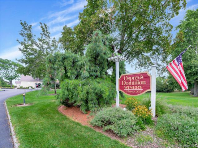 Studio,  0.00 BTH &nbsp;House style home in Peconic