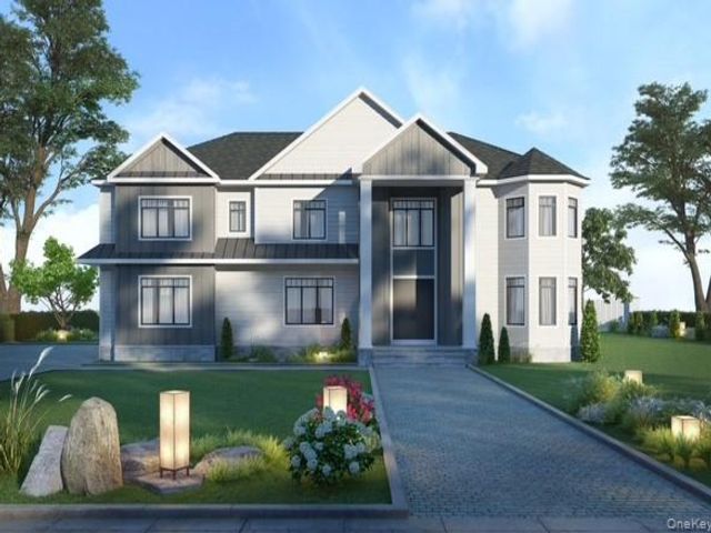  5 BR,  5.00 BTH &nbsp;Colonial style home in Melville