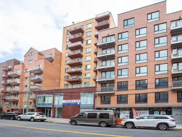  2 BR,  2.00 BTH &nbsp;Other style home in Flushing