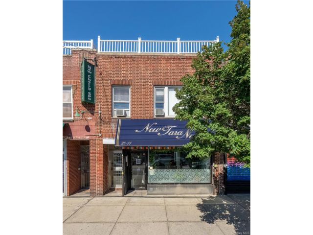  4 BR,  3.00 BTH &nbsp;House style home in Astoria