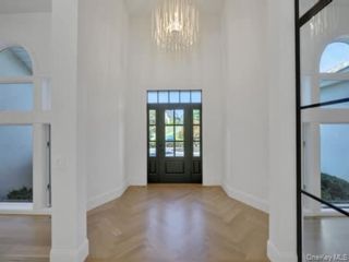 [PHOTO]