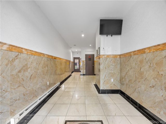  1 BR,  1.00 BTH &nbsp;Other style home in Flushing