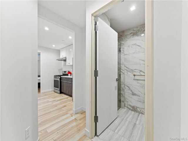 Studio,  1.00 BTH &nbsp;Other style home in Flushing