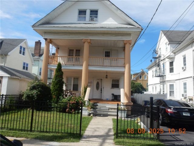 10 BR,  5.00 BTH &nbsp;House style home in Mount Vernon
