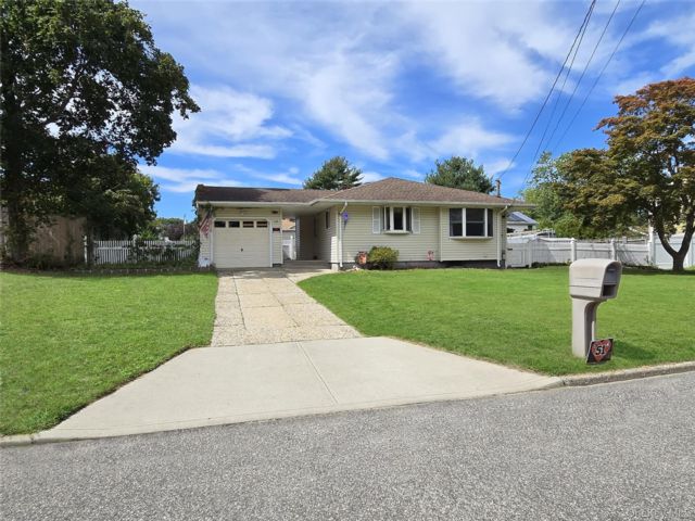 [Selden Real Estate, listing number 7206504]