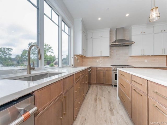 [PHOTO]