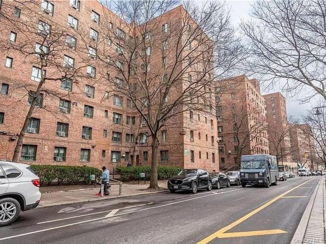  1 BR,  1.00 BTH &nbsp;Other style home in Parkchester