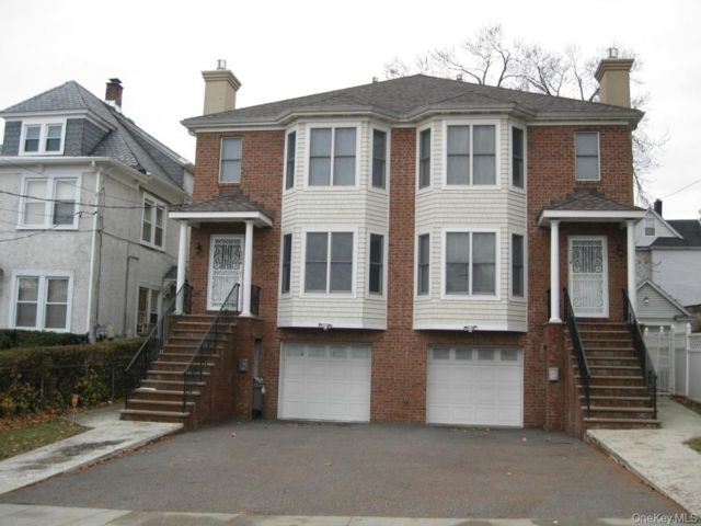  3 BR,  4.00 BTH &nbsp;Contemporary style home in Mount Vernon