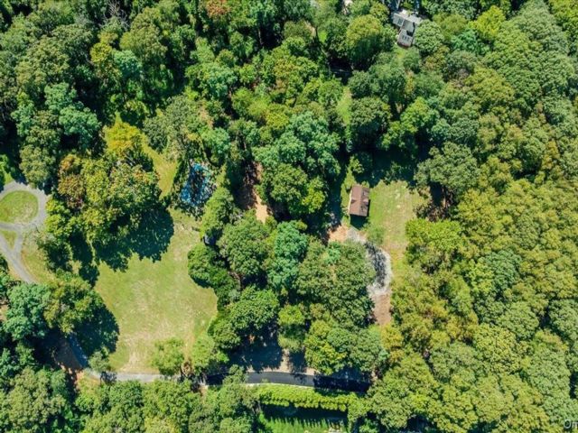 Lot <b>Size:</b>  &nbsp;House style home in Oyster Bay Cove