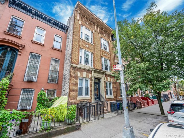Studio,  0.00 BTH &nbsp;House style home in Prospect Heights