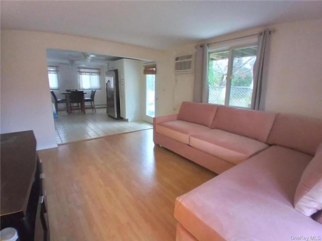  1 BR,  1.00 BTH &nbsp;Other style home in Hampton Bays