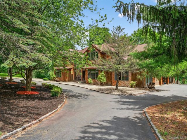  6 BR,  9.00 BTH &nbsp;Estate style home in Montgomery