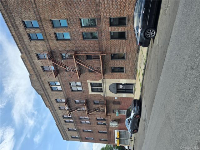 [Fleetwood Real Estate, listing number 7210493]