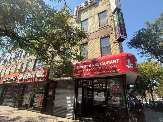 Studio,  0.00 BTH &nbsp;Commercial style home in Ridgewood