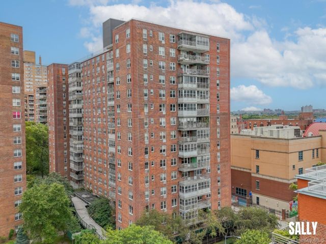  2 BR,  2.00 BTH &nbsp;Other style home in Flushing