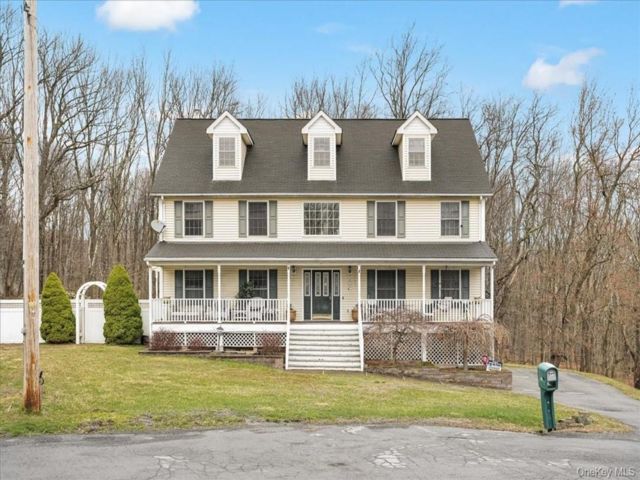  3 BR,  3.00 BTH &nbsp;Colonial style home in Port Jervis