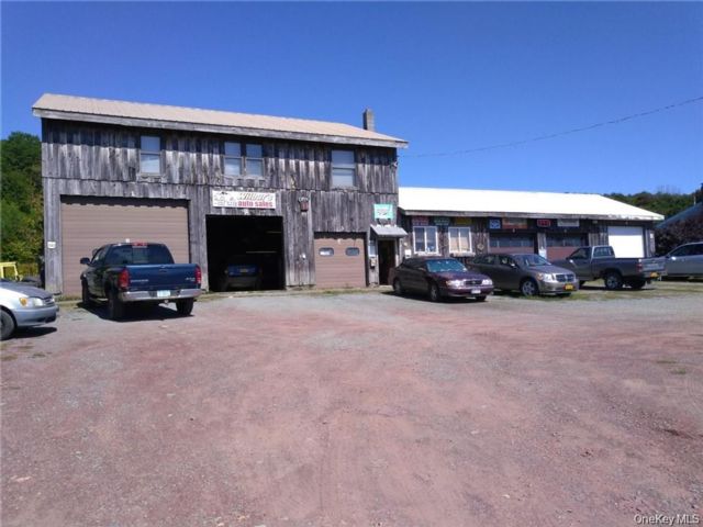Studio,  0.00 BTH &nbsp;Commercial style home in Liberty