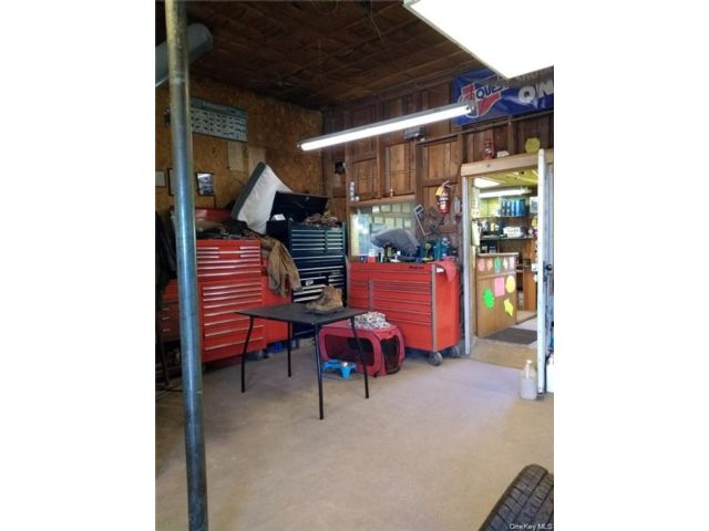 [PHOTO]