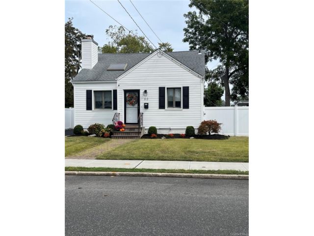 [Blue Point Real Estate, listing number 7212029]