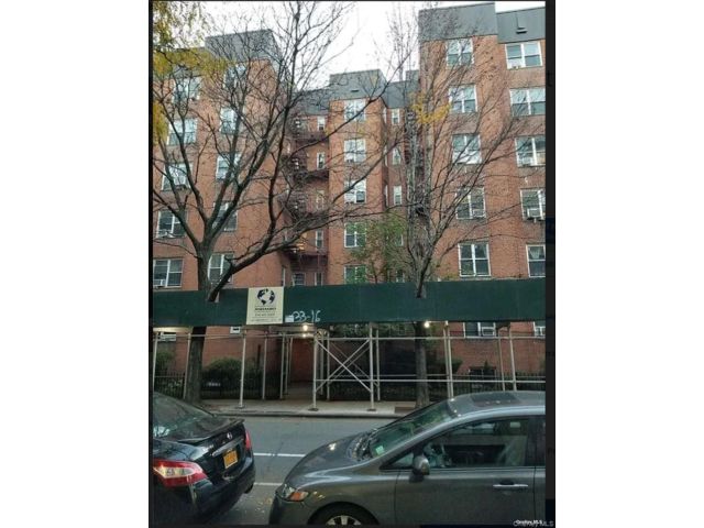  1 BR,  1.00 BTH &nbsp;Other style home in Jackson Heights