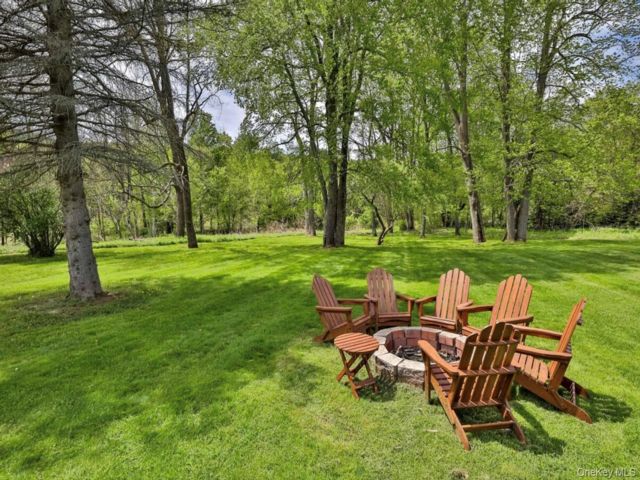 [PHOTO]