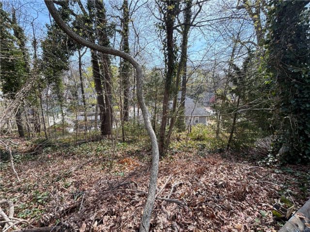 Lot <b>Size:</b>  &nbsp;House style home in Huntington