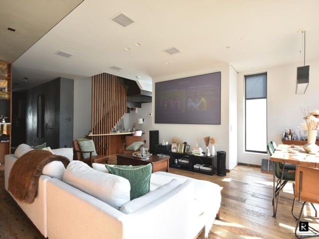[PHOTO]