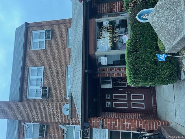  2 BR,  1.00 BTH &nbsp;Other style home in Floral Park