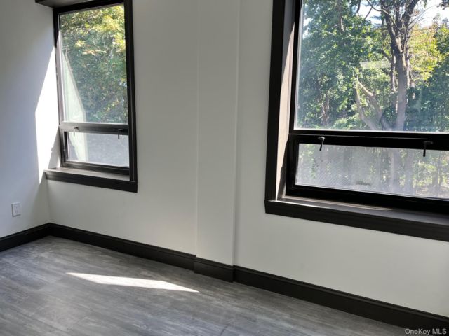 Studio,  0.00 BTH &nbsp;House style home in Glen Head