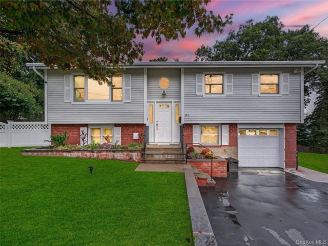  4 BR,  2.00 BTH &nbsp;Raised ranch style home in Buchanan